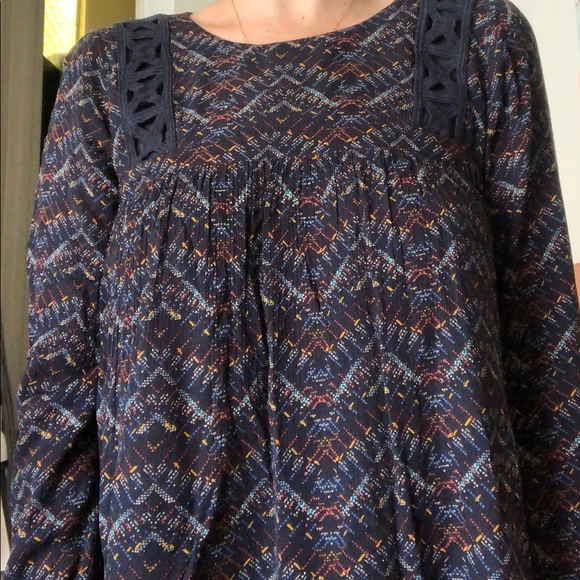 Flowy shirt with macrame detail - Picture 3 of 5